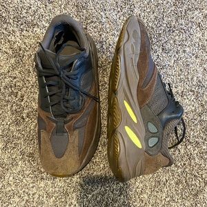 adidas Yeezy Boost 700 Mauve